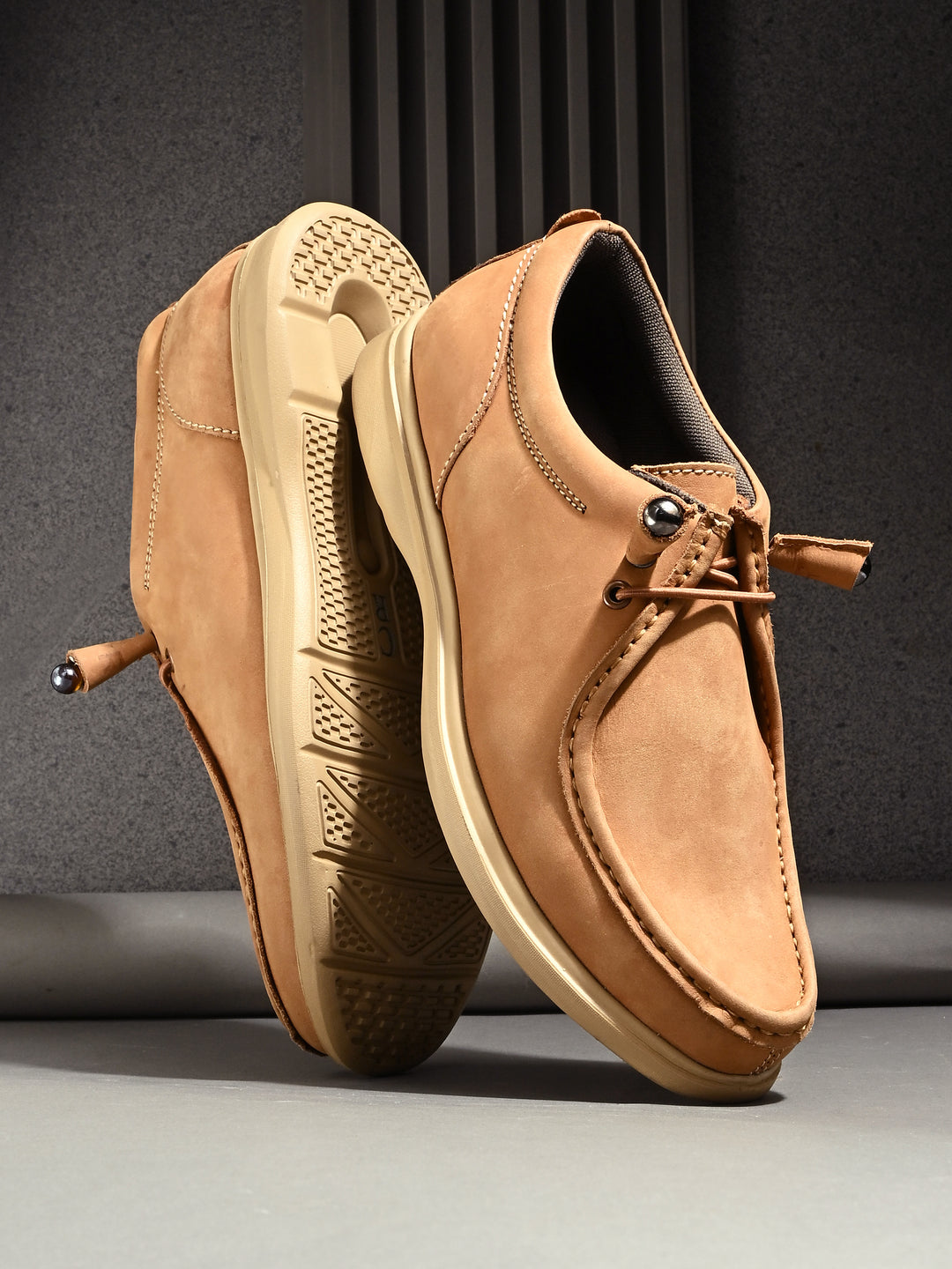Mens Nubuck leather casual lace up sneaker