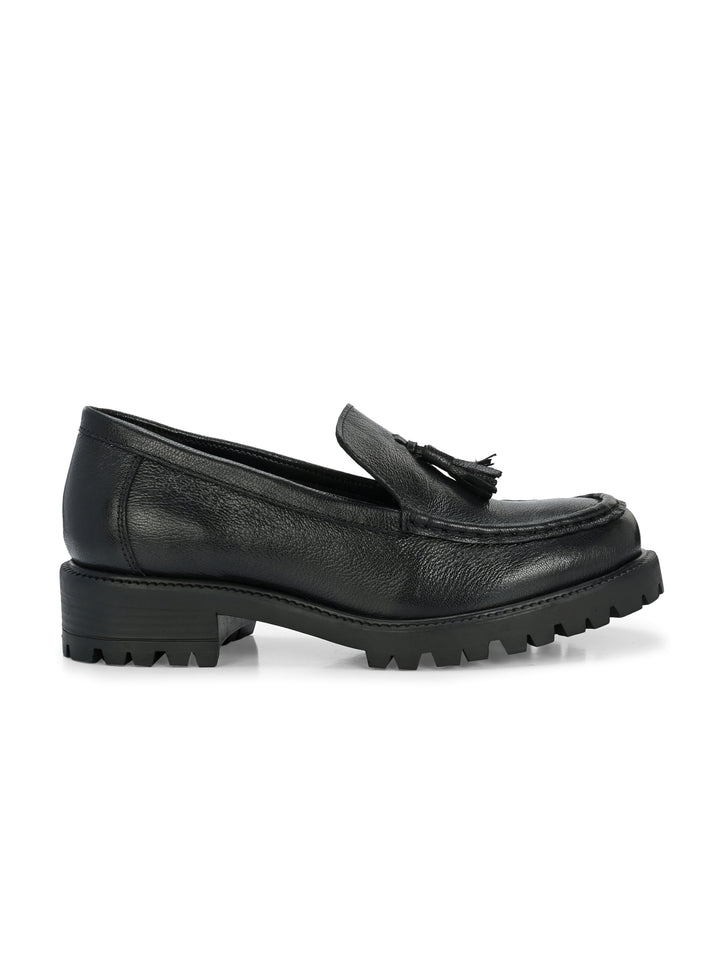 CARLO ROMANO BY WASAN GENUINE LEATHER BLACK COLOUR MOCCASIN FOR  WOMEN