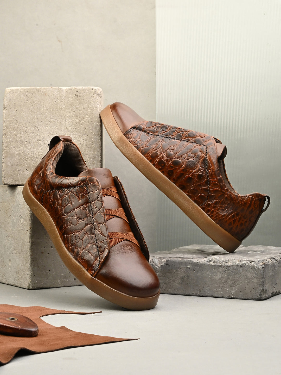 CARLO ROMANO BY WASAN GENUINE LEATHER SNEAKER FOR MEN